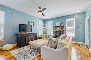 TV, offices - Dog-friendly coastal haven with premium beach perks & resort indulgence (Santa Rosa Beach)