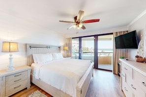 2 bedrooms, iron/ironing board, WiFi, bed sheets - Oceanfront gem with pool, gym, hot tub, AC, W&D & beach-view balcony (Miramar Beach)