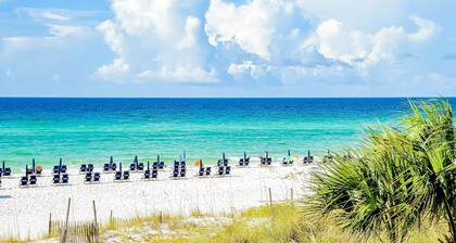 LaSata beauty with patio, pools, hot tubs, fitness center, AC & beach access
