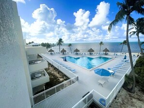 Outdoor pool - Caloosa Cove Resort by CoolVacay (Islamorada)