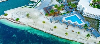 Caloosa Cove Resort by CoolVacay