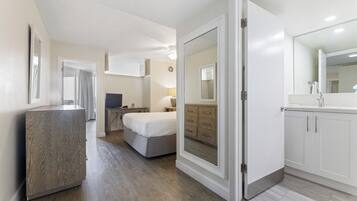 Langsir/tirai gelap terus, seterika/papan seterika, Wi-fi percuma