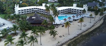 Caloosa Cove Resort by CoolVacay
