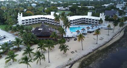 Caloosa Cove Resort by CoolVacay