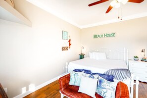 Unclassified image, 5 of 20, button - Beachy condo with free WiFi & shared pool,hot tub - short walk to the beach (Santa Rosa Beach)