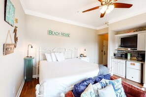 Strykjärn/strykbräda, wi-fi och sängkläder