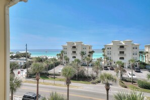 Unclassified image, 4 of 20, button - Beachy condo with free WiFi & shared pool,hot tub - short walk to the beach (Santa Rosa Beach)
