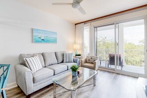 TV - Condo in Miramar Beach with pool, gym, balcony, hot tub (Miramar Beach)