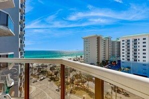 Property grounds - Gulf-front resort studio with pool & hot tub - on-site dining (Miramar Beach)