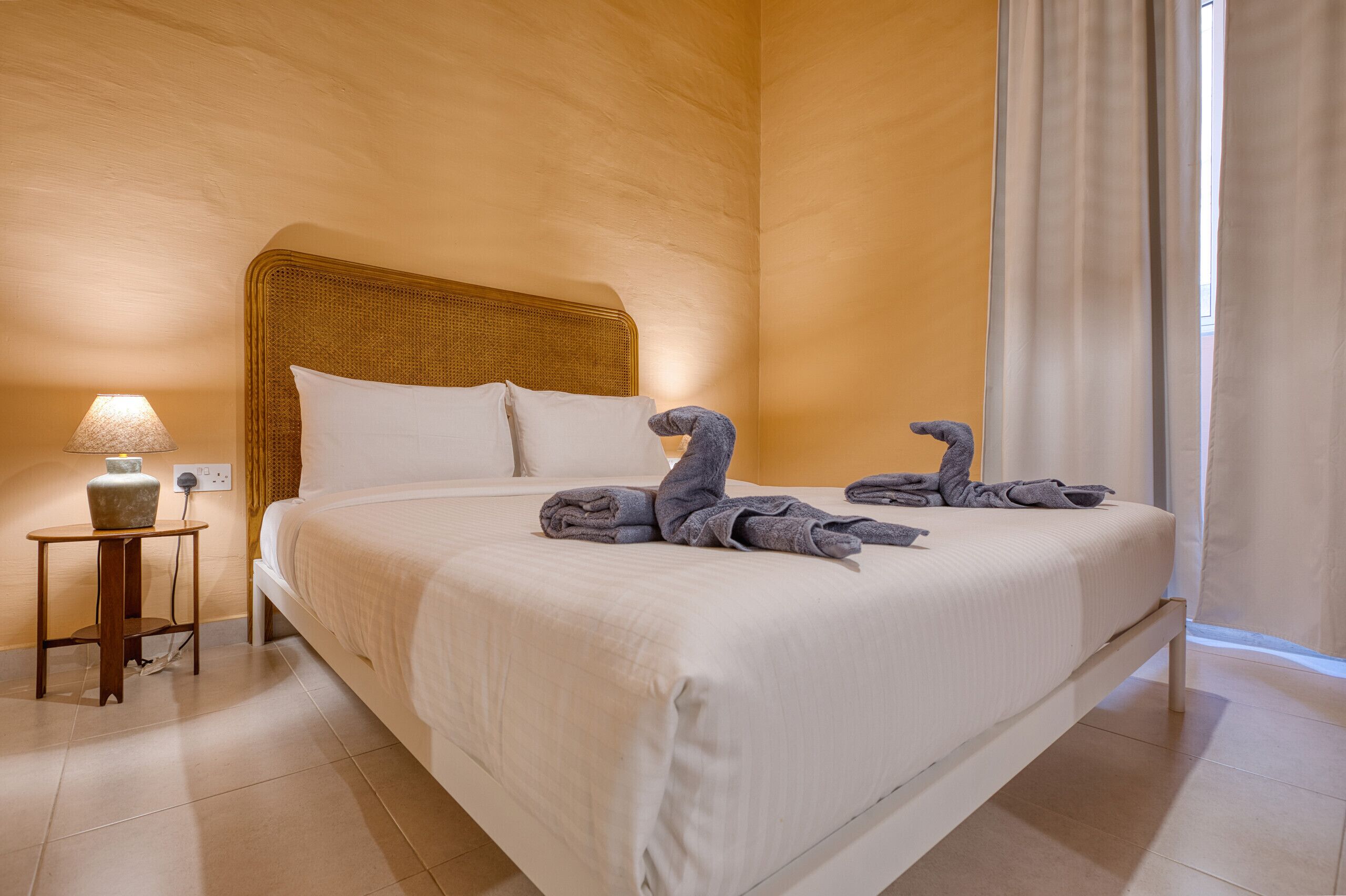 2 chambres, fer et planche à repasser, Wi-Fi gratuit, draps fournis