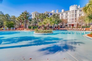 Pool - Beautiful condo with shared pool & hot tub, private W&D - near the beach (Miramar Beach)