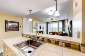 Interior - Bright condo with lagoon pool, hot tub, golf, private W/D & central AC (Miramar Beach)