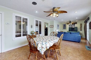 Dining - Gulf Getaway with Free WiFi, Wet Bar, Enclosed Yard, & Screened-In Porch (Port St. Joe)