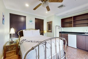 1 chambre, fer et planche à repasser, accès Internet, draps fournis