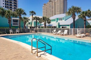 Pool - Quaint Miramar Beach home with loft, pool, patio, full kitchen, & washer/dryer (Miramar Beach)
