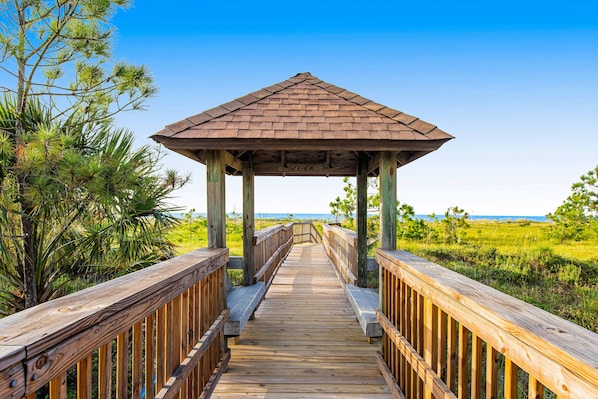 Property grounds - Spacious dog-friendly home with community pool, deck, & WiFi - minutes to beach (Cape San Blas)