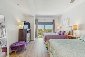 WiFi, bed sheets - Cozy studio  with beachview, shared pool, Wifi & hot tub (Miramar Beach)
