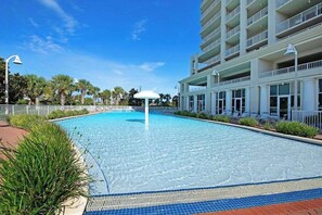 Pool - 17th-floor beachfront condo with ocean & Gulf views, pool, gym, balcony (Miramar Beach)