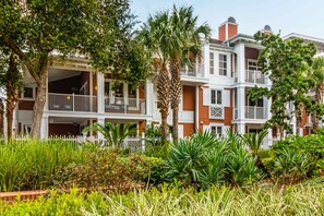 Exterior - Nautically-themed condo with shared pool,hot tub - close to the beach & bay (Miramar Beach)