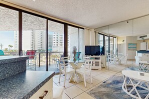 Dining - Beachfront resort condo with balcony, pool, hot tub, gym, & tennis (Miramar Beach)