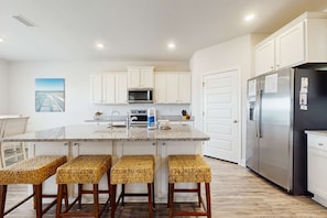 Fridge, microwave, oven, stovetop - Spacious home steps from the beach with fast WiFi & washer/dryer (Port St. Joe)