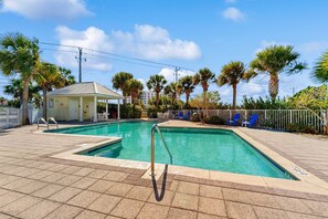 Pool - Gorgeous coastal home with shared pool & easy beach access (Navarre)