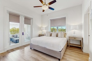 3 bedrooms, desk, iron/ironing board, WiFi - Fourth-floor corner condo with Big Redfish lake view, pool & washer/dryer (Santa Rosa Beach)