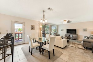 Interior - Second-floor condo with beach access, shared outdoor pool & tennis court! (Navarre Beach)