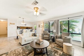 TV, offices - Second-floor condo with beach access, shared outdoor pool & tennis court! (Navarre Beach)