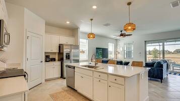 House (3 Bedrooms) | Interior