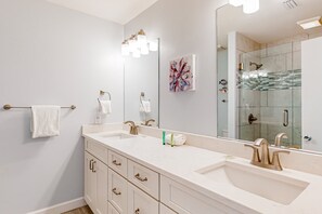 Shower, towels - Santa Rosa retreat steps from private beach with pool & balcony (Santa Rosa Beach)