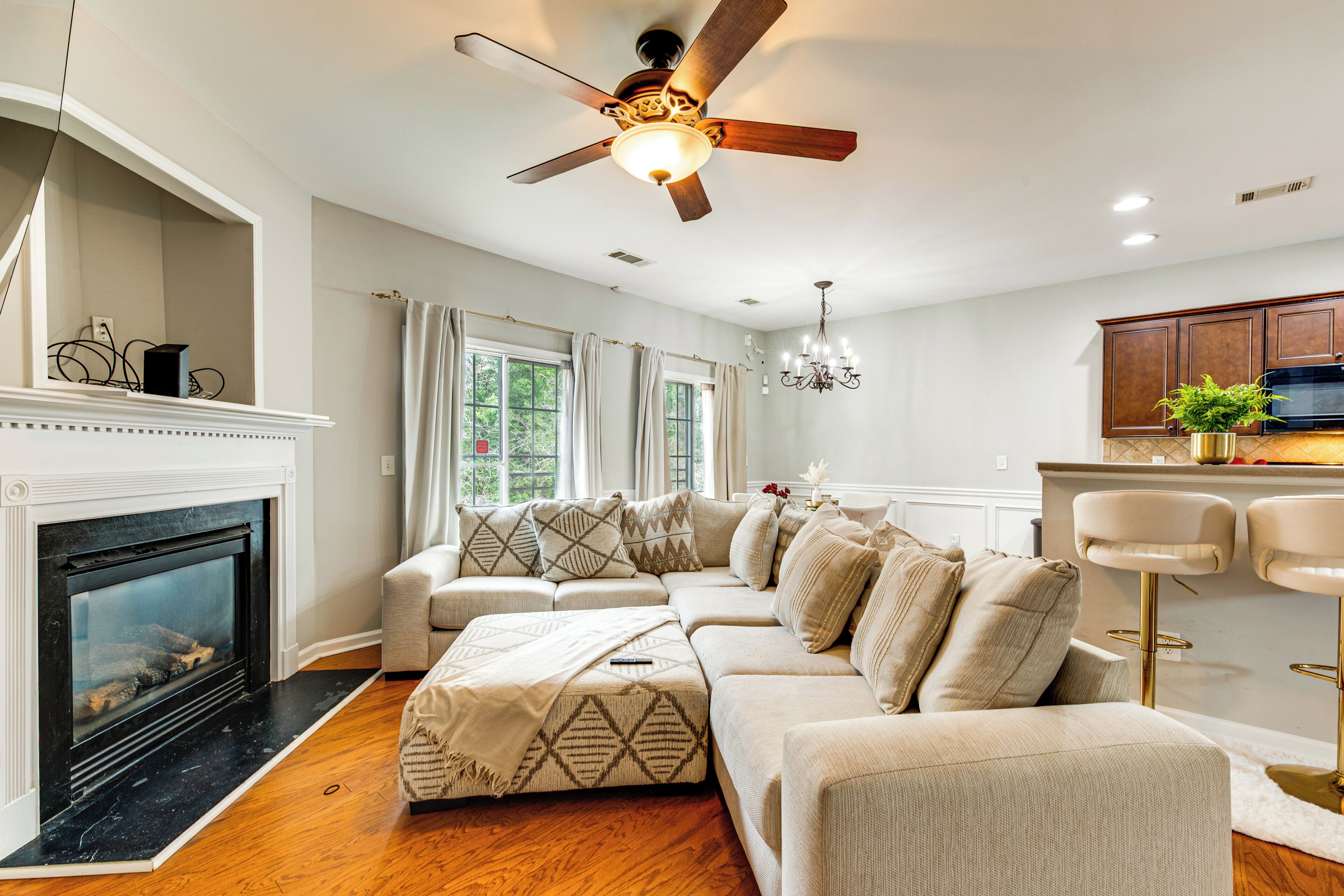 Apartment (3 Bedrooms) | Front of property