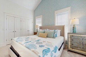 3 bedrooms, desk, iron/ironing board, WiFi - Coastal home with 2 community pools, bikes, front porch & balcony - near beach (Santa Rosa Beach)