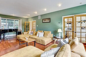 House (5 Bedrooms) | Interior - Hot Tub & Pond View! Private Friday Harbor Retreat (Friday Harbor)