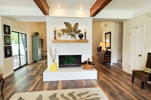 Interior - Updated dog-friendly home with private outdoor pool, patio, fireplace, W/D, AC (Navarre)
