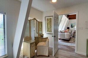 Interior - Updated dog-friendly home with private outdoor pool, patio, fireplace, W/D, AC (Navarre)