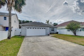 Interior - Stroll to Shore: Pet-friendly Flagler Beach Escape (Flagler Beach)