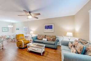 TV, offices - Gulf Highlands condo with pool, hot tub, tennis, fitness center, & private patio (Panama City Beach)