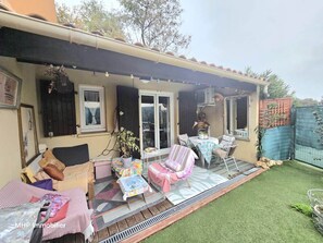 Outdoor dining - Les Jardins de Cocagnes (Cagnes-sur-Mer)
