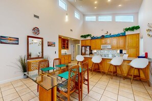 Dining - Lagoon-front home with dock & soaking bathtub (Panama City Beach)