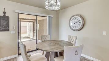 House (2 Bedrooms) | Interior