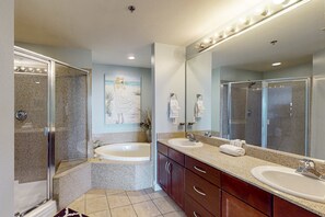 Shower, hair dryer, towels - Inviting lakefront condo w/ amazing views, 5 pools, on-site golf, gym & hot tub (Panama City Beach)