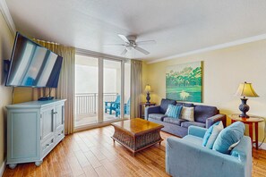 TV, DVD player, offices - Roomy retreat on the water with private balcony, shared pool, & beach access (Panama City Beach)