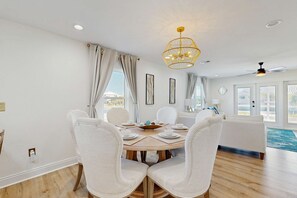 Dining - Nautical home in beach community with Water views close to beach access (Navarre)