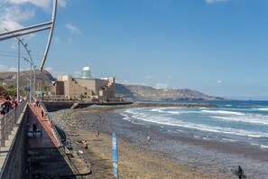Beach - Modern Studio with terrace in Pº Las Canteras. (Las Palmas de Gran Canaria)