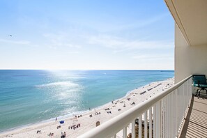 On the beach - Beachfront condo on 10th floor w/shared pools (4), hot tub, tennis - great views (Panama City Beach)