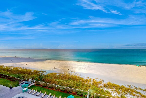 On the beach - Oceanfront condo with wrap-around balcony, shared pool, tennis, WiFi (Panama City Beach)