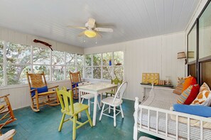 Interior - Family-friendly home near the ocean close to seaside, free WiFi, central A/C, & cable (Santa Rosa Beach)