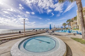 Pool - Gorgeous beachfront condo with shared pool, hot tub and beach access (Panama City Beach)