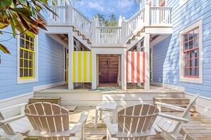 Property grounds - Gorgeous Coastal Home with Spacious Decks & Pool- Steps to the Beach and Dining (Santa Rosa Beach)